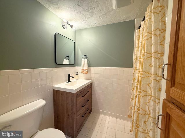 736 HILLMEADE RD, Edgewater, MD 21037