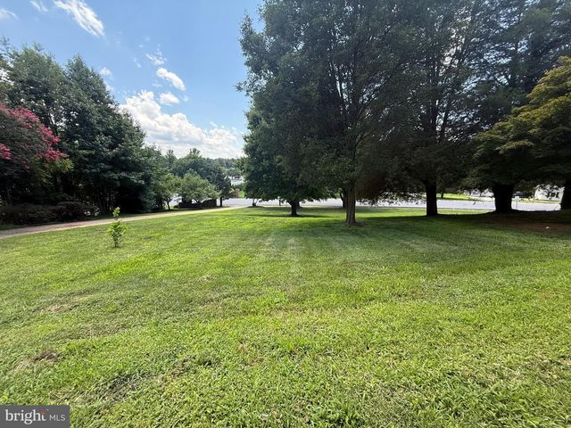 736 HILLMEADE RD, Edgewater, MD 21037