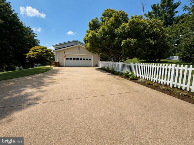 736 HILLMEADE RD, Edgewater, MD 21037