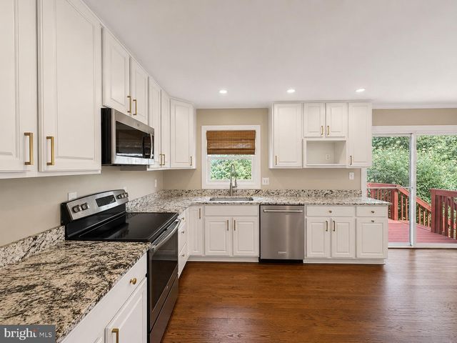 736 HILLMEADE RD, Edgewater, MD 21037