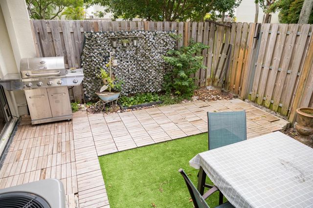 303 City View Drive 303, Fort Lauderdale, FL 33311