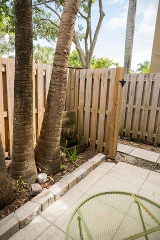 303 City View Drive 303, Fort Lauderdale, FL 33311