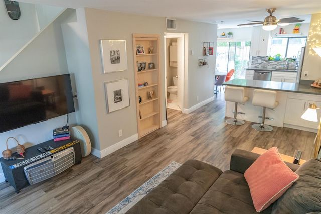303 City View Drive 303, Fort Lauderdale, FL 33311