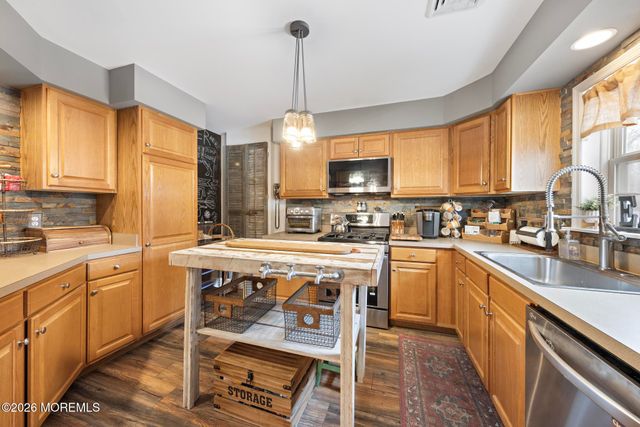 6 Cedar Street, Barnegat, NJ 08005