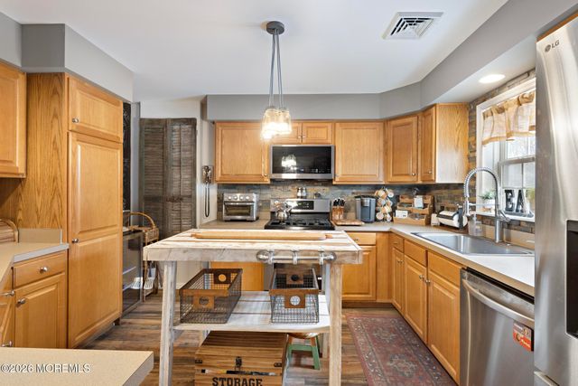 6 Cedar Street, Barnegat, NJ 08005