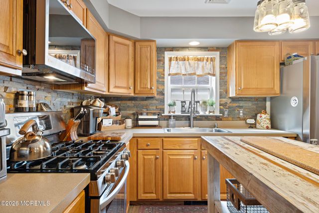 6 Cedar Street, Barnegat, NJ 08005