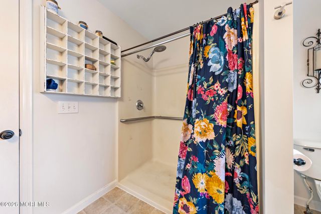 6 Cedar Street, Barnegat, NJ 08005