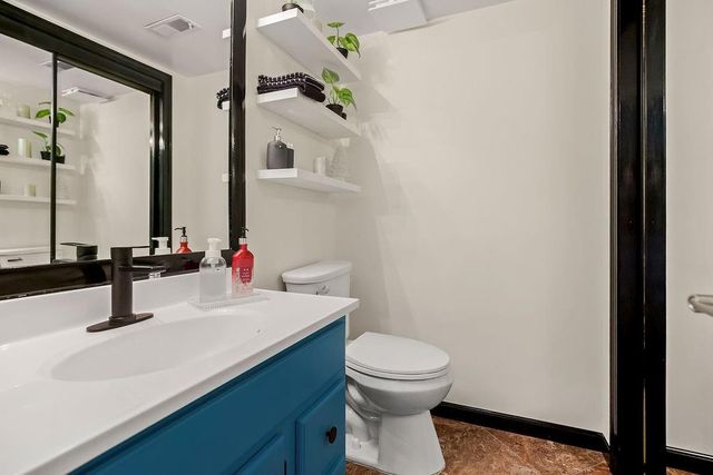 221 Deerfield Lane, Lawrence, KS 66049