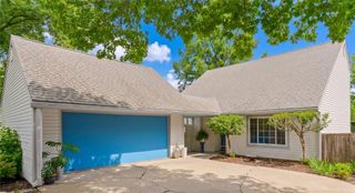 221 Deerfield Lane, Lawrence, KS 66049