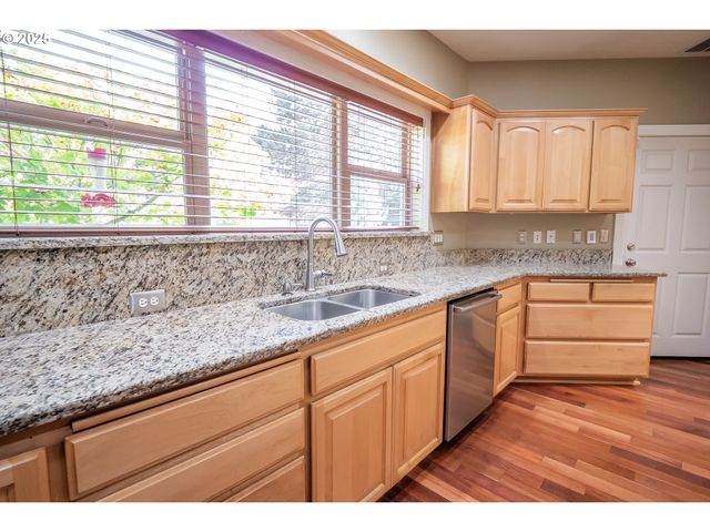 278 ROCKRIDGE Ct, Eugene, OR 97405