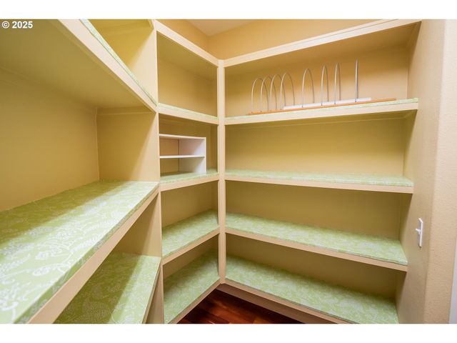 278 ROCKRIDGE Ct, Eugene, OR 97405