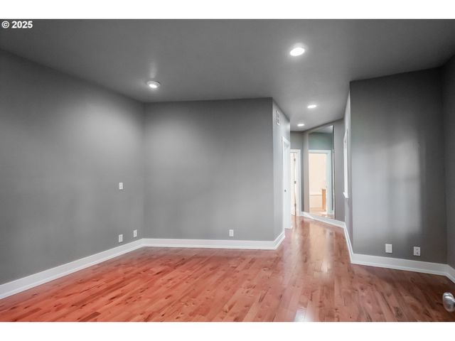 278 ROCKRIDGE Ct, Eugene, OR 97405