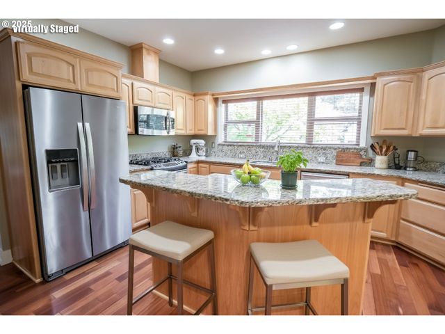 278 ROCKRIDGE Ct, Eugene, OR 97405