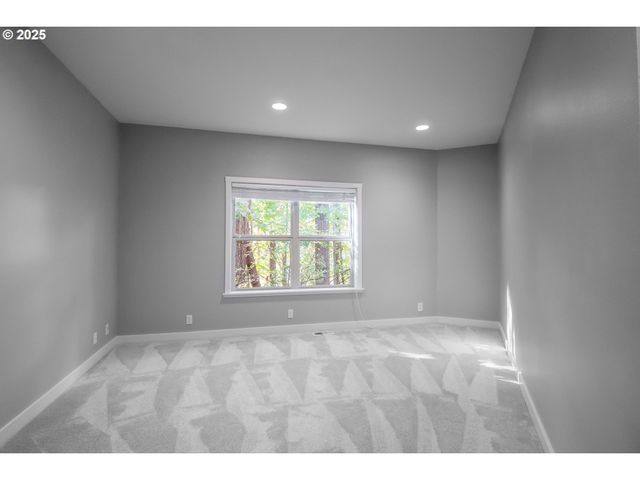 278 ROCKRIDGE Ct, Eugene, OR 97405