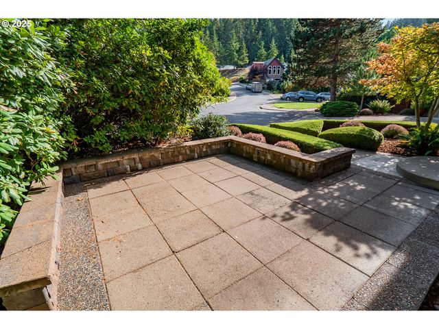 278 ROCKRIDGE Ct, Eugene, OR 97405