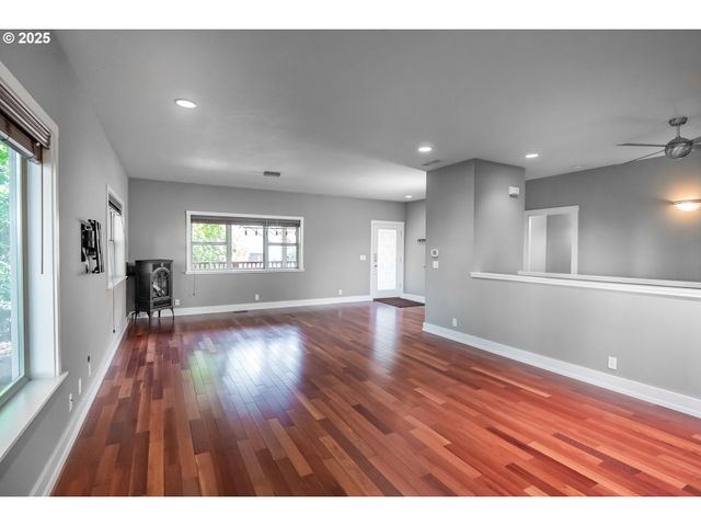 278 ROCKRIDGE Ct, Eugene, OR 97405