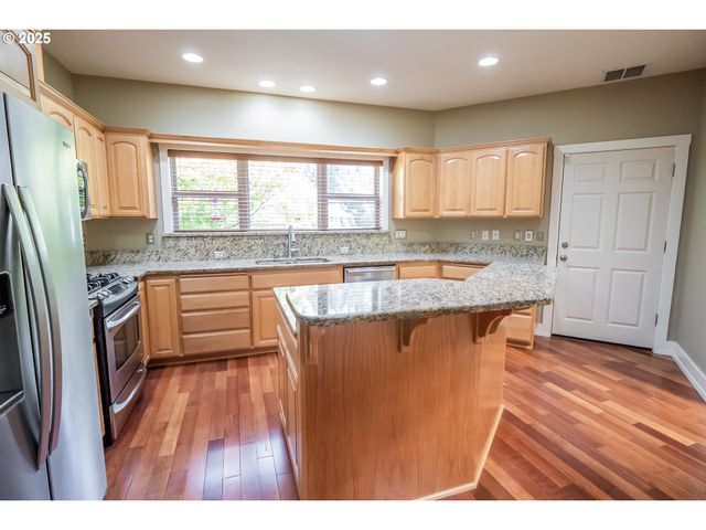 278 ROCKRIDGE Ct, Eugene, OR 97405