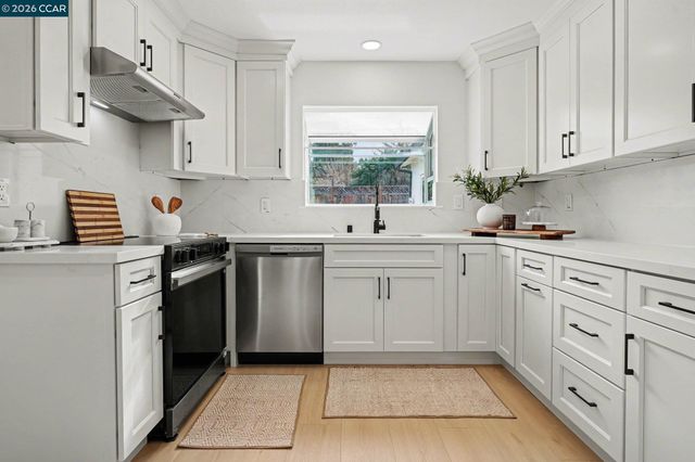 1522 Thornwood Dr, Concord, CA 94521