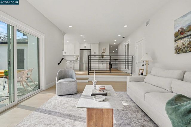 1522 Thornwood Dr, Concord, CA 94521