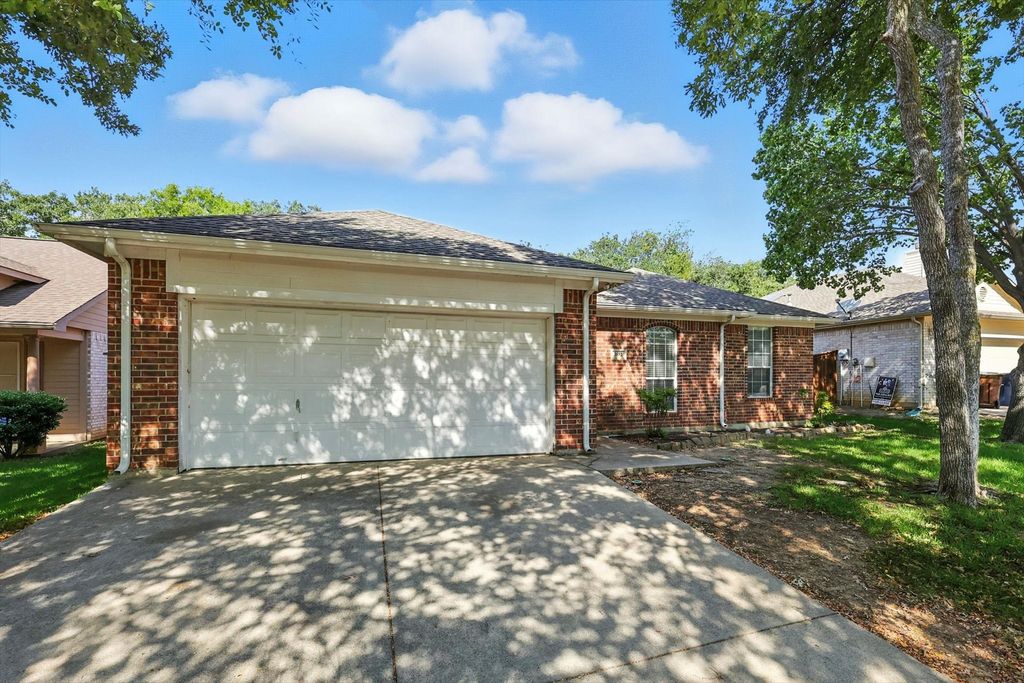 3852 Kirby Drive, Denton, TX 76210