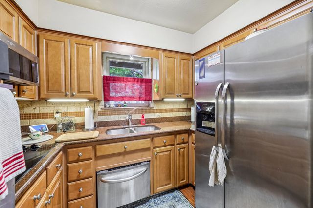 7452 Meadowcrest Drive, Fort Worth, TX 76112