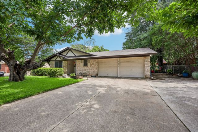 7452 Meadowcrest Drive, Fort Worth, TX 76112