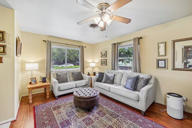 7452 Meadowcrest Drive, Fort Worth, TX 76112