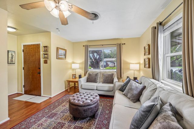 7452 Meadowcrest Drive, Fort Worth, TX 76112
