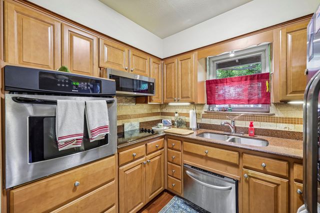 7452 Meadowcrest Drive, Fort Worth, TX 76112