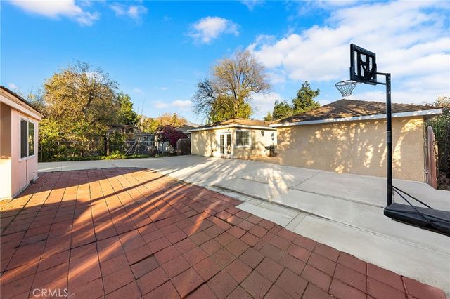 731 S Michillinda Avenue, Pasadena, CA 91107