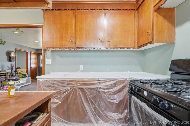 3123 S 63rd West Avenue, Tulsa, OK 74107