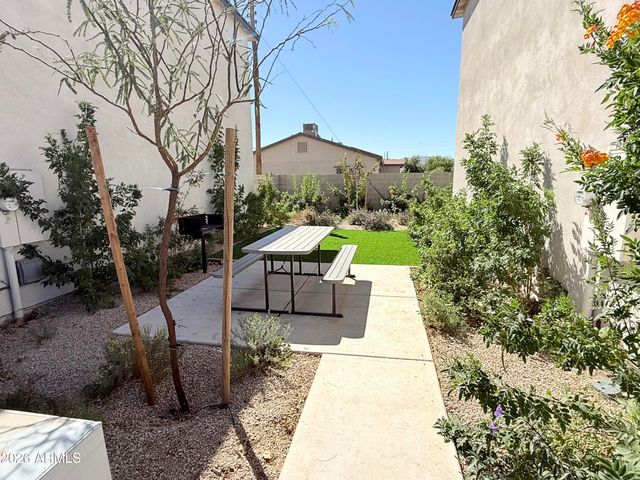 4037 S 12th Street, Phoenix, AZ 85040