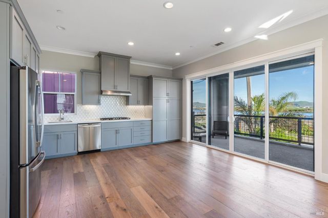 1708 Milton Rd, Napa, CA 94559