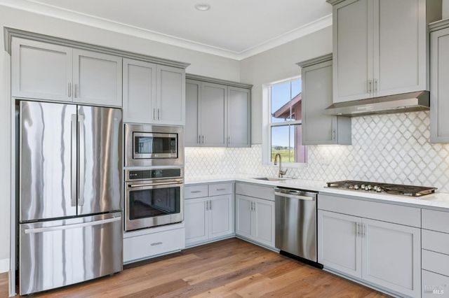 1708 Milton Rd, Napa, CA 94559