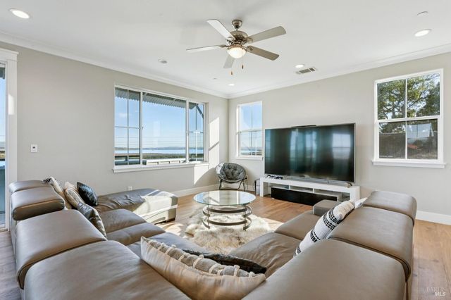 1708 Milton Rd, Napa, CA 94559