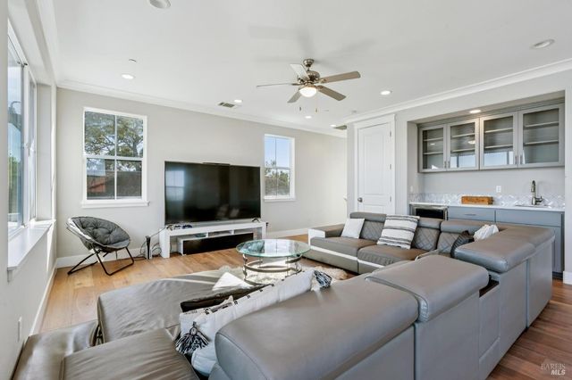 1708 Milton Rd, Napa, CA 94559