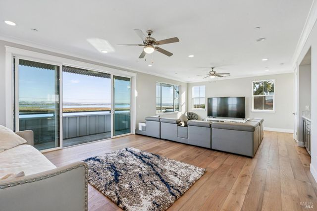 1708 Milton Rd, Napa, CA 94559