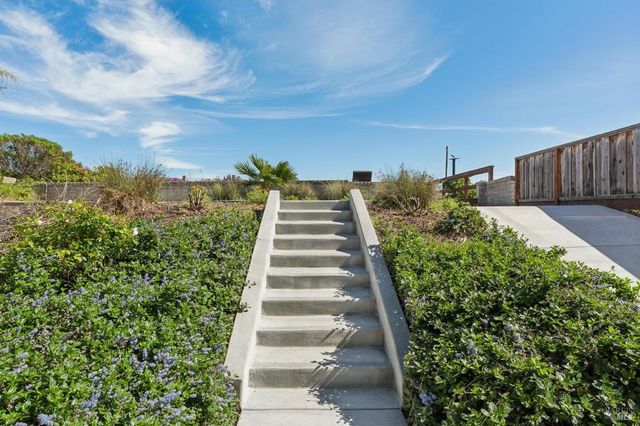 1708 Milton Rd, Napa, CA 94559