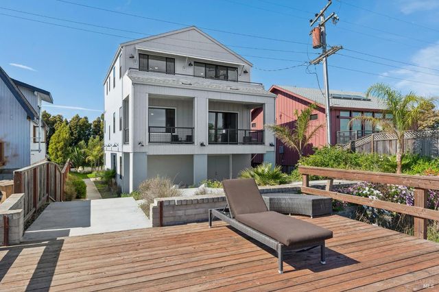 1708 Milton Rd, Napa, CA 94559