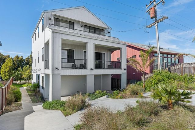 1708 Milton Rd, Napa, CA 94559