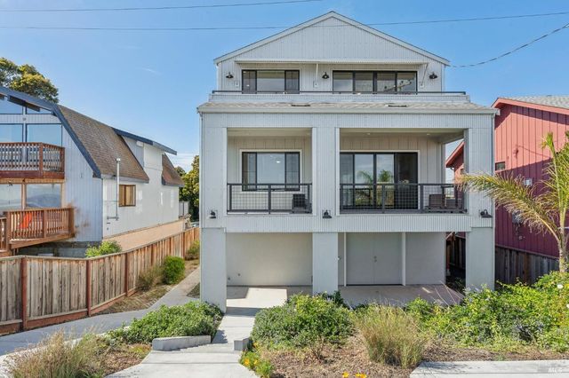 1708 Milton Rd, Napa, CA 94559