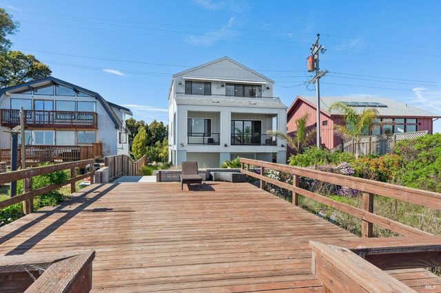 1708 Milton Rd, Napa, CA 94559