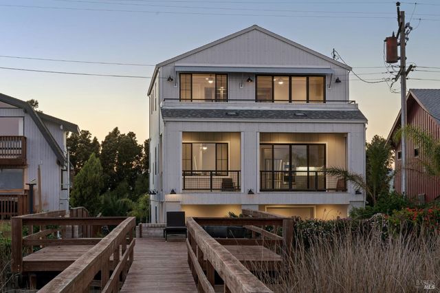 1708 Milton Rd, Napa, CA 94559