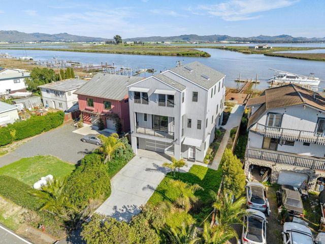 1708 Milton Rd, Napa, CA 94559