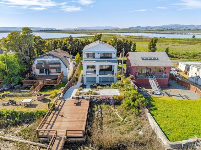 1708 Milton Rd, Napa, CA 94559