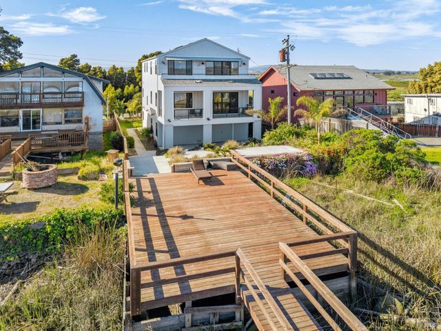 1708 Milton Rd, Napa, CA 94559