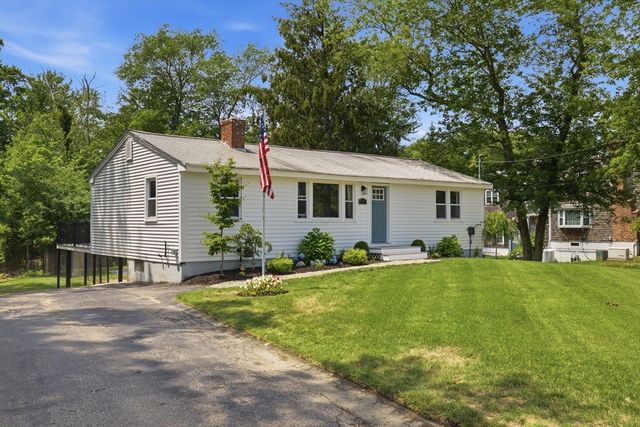 456 North St, Bridgewater, MA 02324