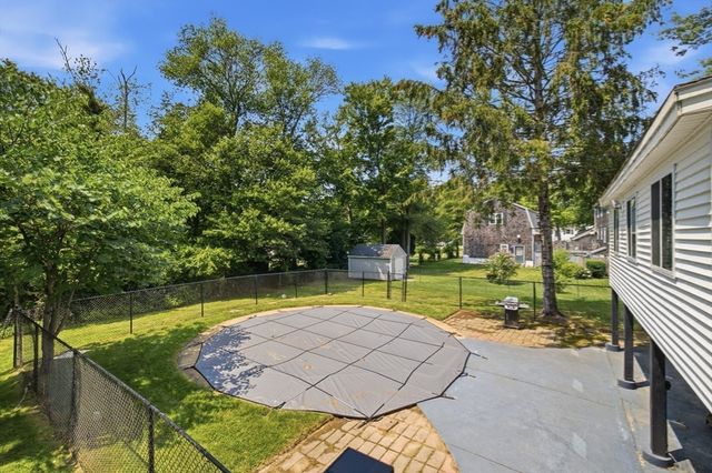 456 North St, Bridgewater, MA 02324