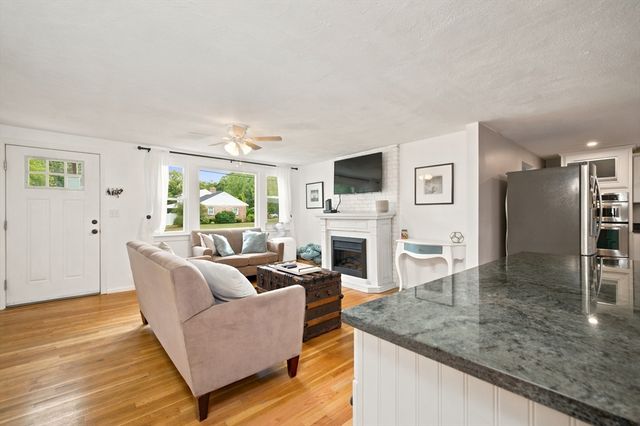 456 North St, Bridgewater, MA 02324