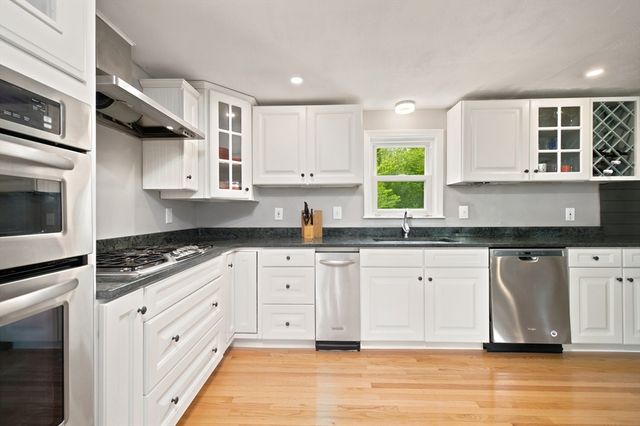 456 North St, Bridgewater, MA 02324